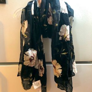 Old Navy Floral Scarf White Black